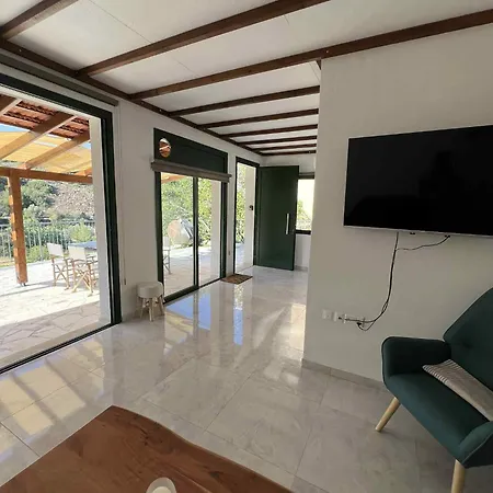 Kalidoniahouses Nyaraló Péra Pedí