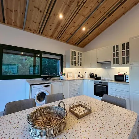 Kalidoniahouses Nyaraló Péra Pedí